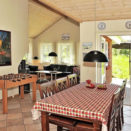 Three-bedroom Holiday In Henne 16 * Henne Strand