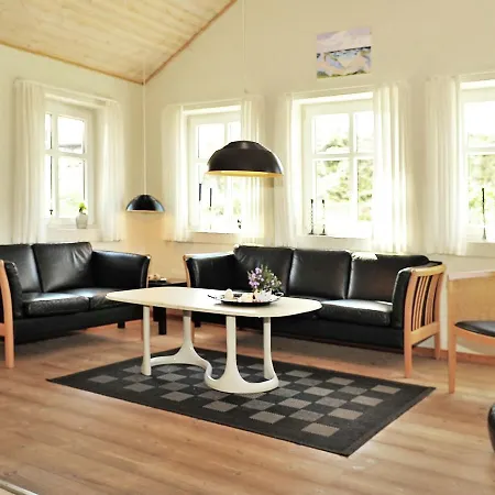Three-bedroom Holiday In Henne 16 Henne Strand